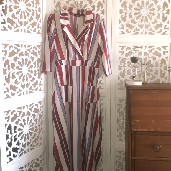 Pretty Little Thing⨠- Picture 1 of 4